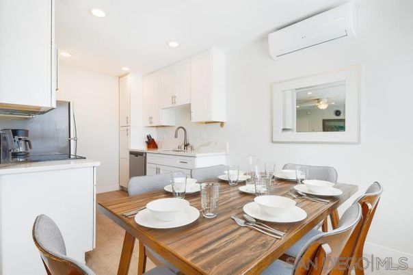 Dining room, Interior, Kitchen, Recessed Lighting