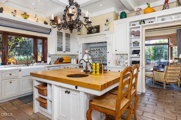 Chandelier, Dining room, Interior, Kitchen, Recessed Lighting