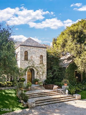 Backyard, Exterior, Facade, French Provincial