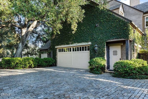 Detached Garage, Exterior