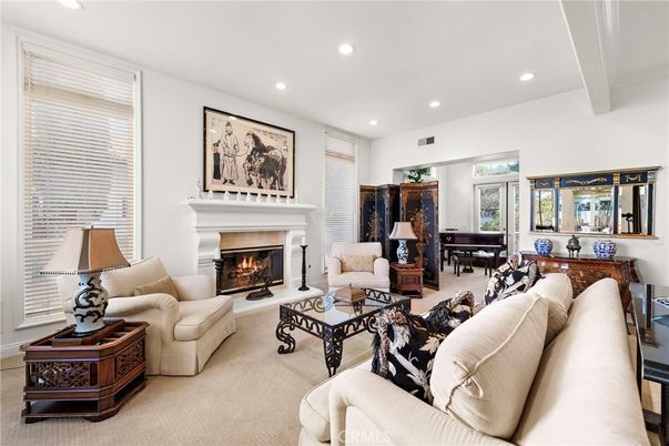 Fireplace, Interior, Living room, Piano, Recessed Lighting