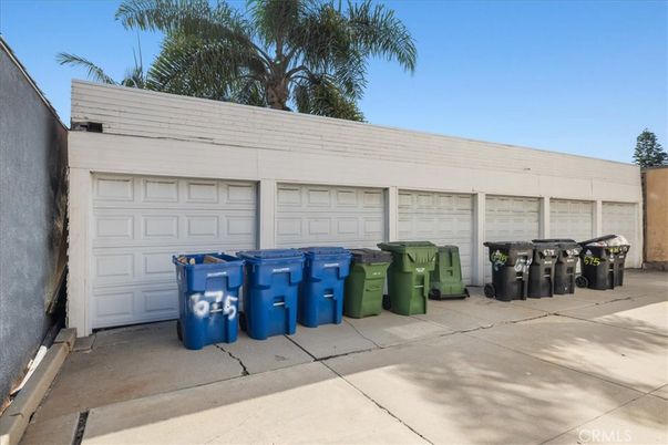 Detached Garage, Exterior