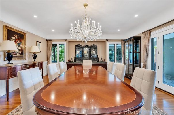 Chandelier, Dining room, Interior, Recessed Lighting, Wood Texture Flooring