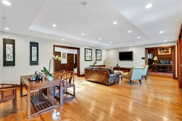 Dining room, Interior, Living room, Recessed Lighting, Wood Texture Flooring