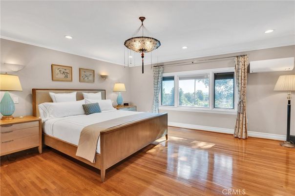 Bedroom, Interior, Pendant Lights, Recessed Lighting, Wood Texture Flooring