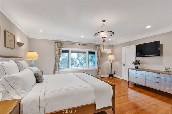 Bedroom, Interior, Pendant Lights, Recessed Lighting, Wood Texture Flooring