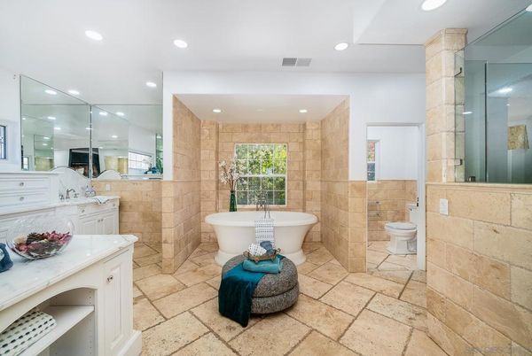 Bathroom, Dual Sink Vanities, Free Standing Baths, Interior, Recessed Lighting