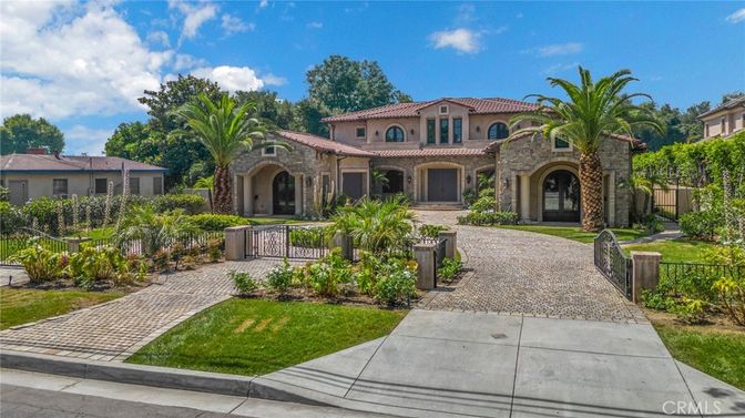 Backyard, Exterior, Facade, Mediterranean