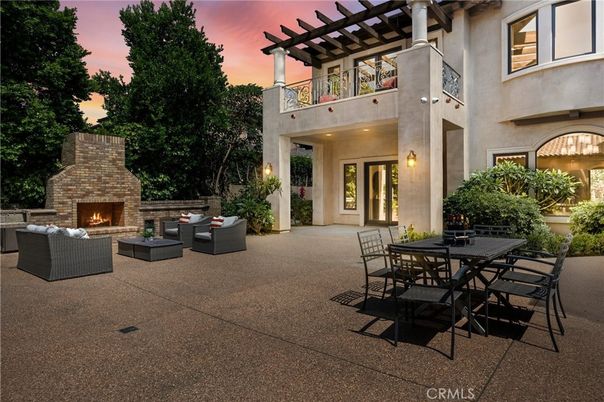 Exterior, Fireplace