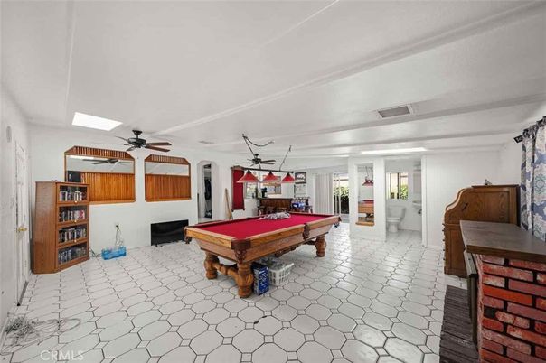Billiard Table, Game Room, Interior