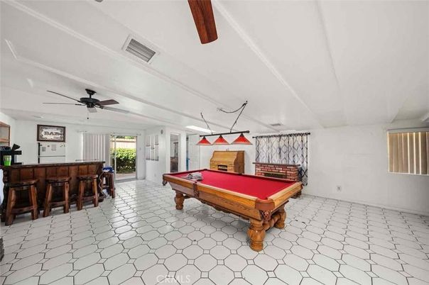 Billiard Table, Game Room, Interior