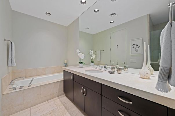 Bathroom, Dual Sink Vanities, Interior, Recessed Lighting