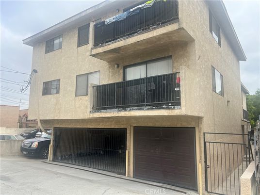 Attached, Exterior, Facade, Modern