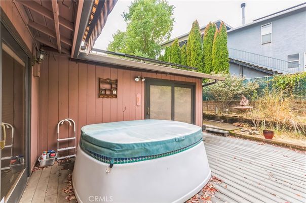 Exterior, Hot Tub