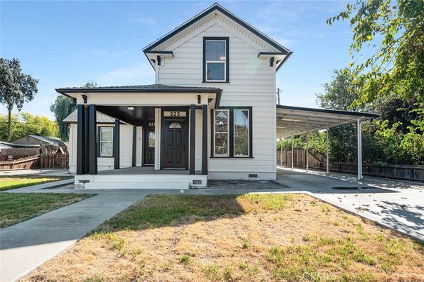 Exterior, Facade, Queen Anne Victorian