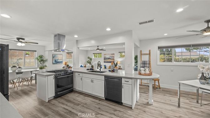 Dining room, Interior, Kitchen, Recessed Lighting, Wood Texture Flooring