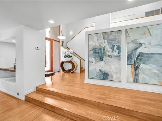 Interior, Recessed Lighting, Wood Texture Flooring
