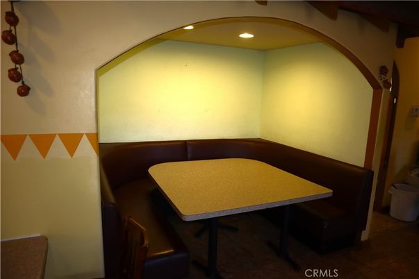Dining room, Interior, Recessed Lighting