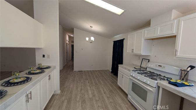 Chandelier, Interior, Kitchen, Wood Texture Flooring