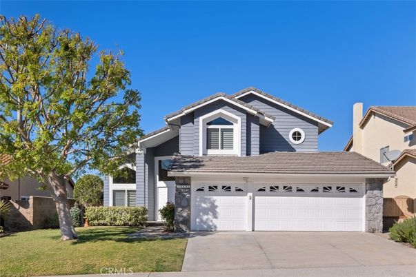 Attached, Exterior, Facade, American Craftsman