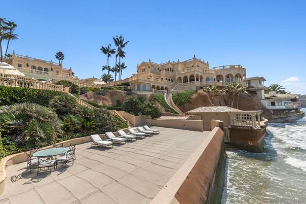 Exterior, Pool, Water