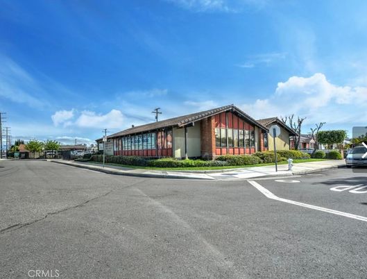 Exterior, Facade, Brick Facade, Ranch