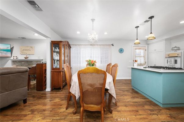 Dining room, Interior, Kitchen, Pendant Lights, Recessed Lighting, Wood Texture Flooring