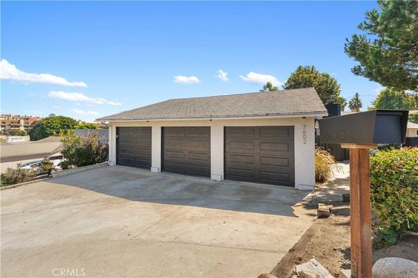 Detached Garage, Exterior