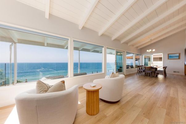 Chandelier, Dining room, Interior, Living room, Pendant Lights, Water, Wood Texture Flooring