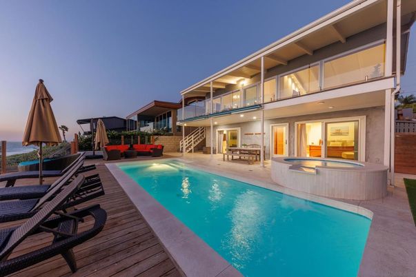 Exterior, Pool, Water