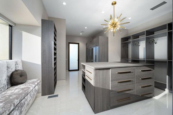 Interior, Pendant Lights, Recessed Lighting, Walk-in Closets