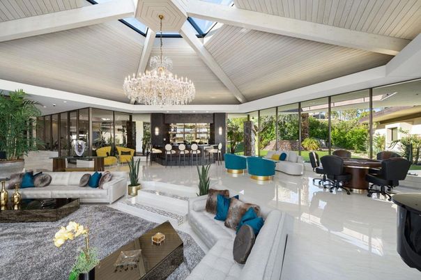 Chandelier, Dining room, Interior, Living room, Recessed Lighting