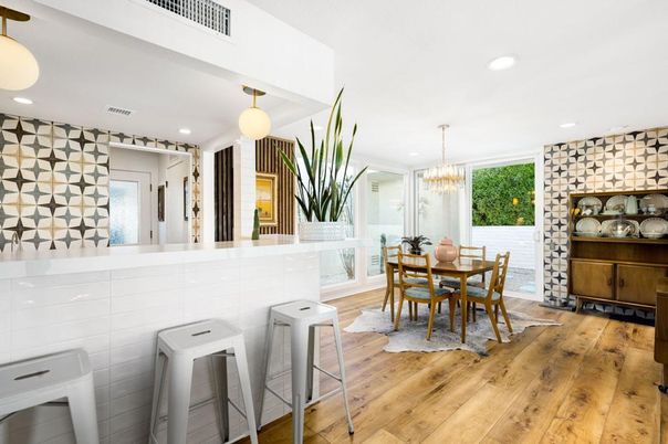 Chandelier, Dining room, Interior, Recessed Lighting, Wood Texture Flooring