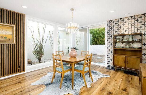 Chandelier, Dining room, Interior, Recessed Lighting, Wood Texture Flooring