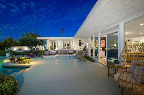 Exterior, Pool