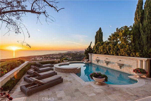 Exterior, Pool, Water
