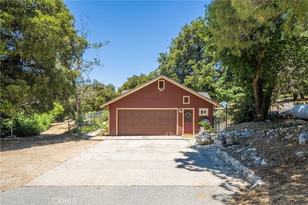 Backyard, Detached Garage, Exterior