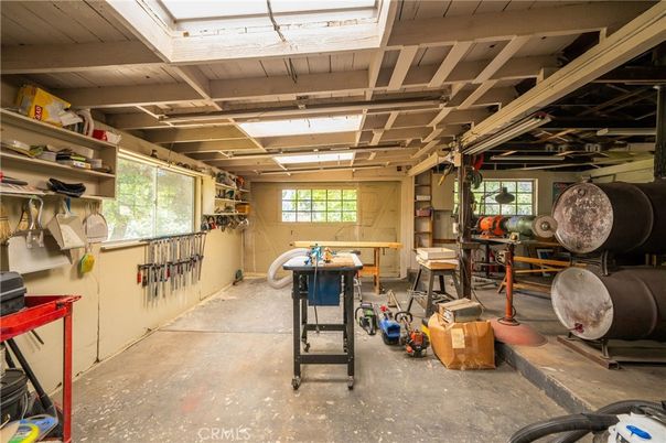 Garage, Interior