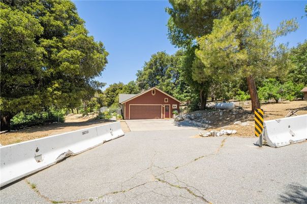 Detached Garage, Exterior