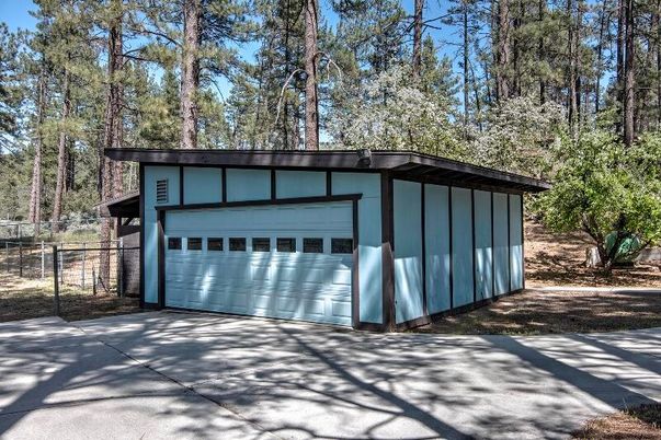 Detached Garage, Exterior