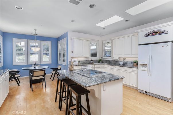 Dining room, Interior, Kitchen, Pendant Lights, Recessed Lighting, Wood Texture Flooring
