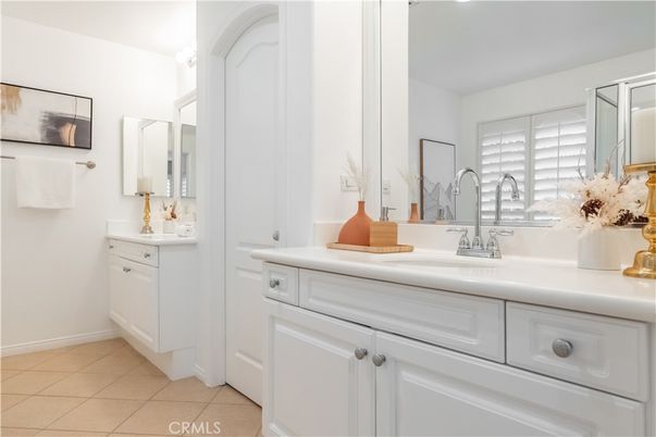 Bathroom, Dual Sink Vanities, Interior