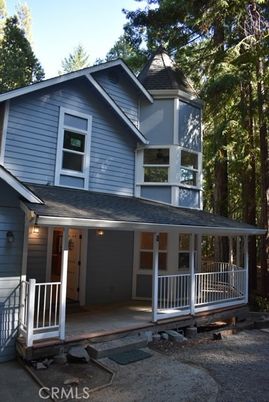 Attached, Exterior, Facade, Queen Anne Victorian