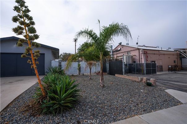 Backyard, Detached Garage, Exterior