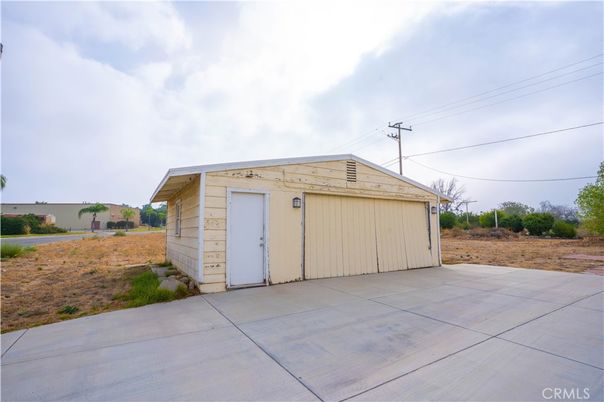 Backyard, Detached Garage, Exterior