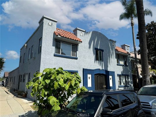 Exterior, Facade, Mediterranean