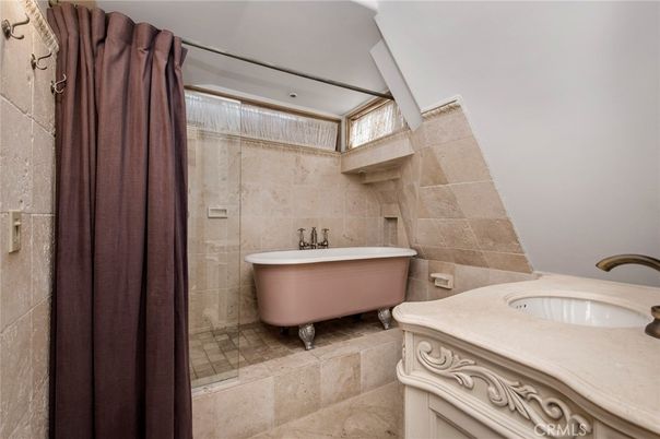 Bathroom, Free Standing Baths, Interior