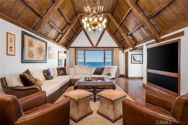 Chandelier, Interior, Living room, Water, Wooden Beams, Wooden Ceilings, Wood Texture Flooring