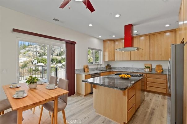 Dining room, Interior, Kitchen, Recessed Lighting, Wood Texture Flooring