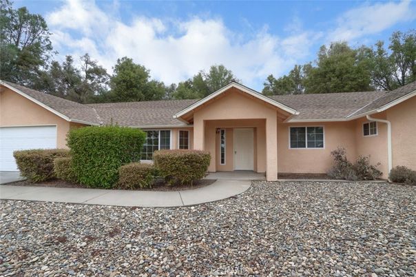 Attached, Exterior, Facade, Ranch